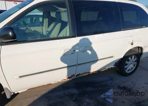 2006 Chrysler Town & Country Touring из США, поврежденный, VIN 2A4GP54L46R657159
